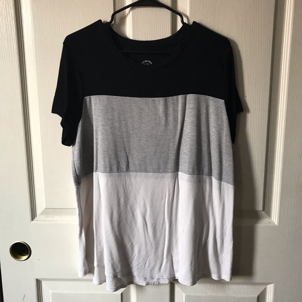 Tricolored Short Sleeved Top
